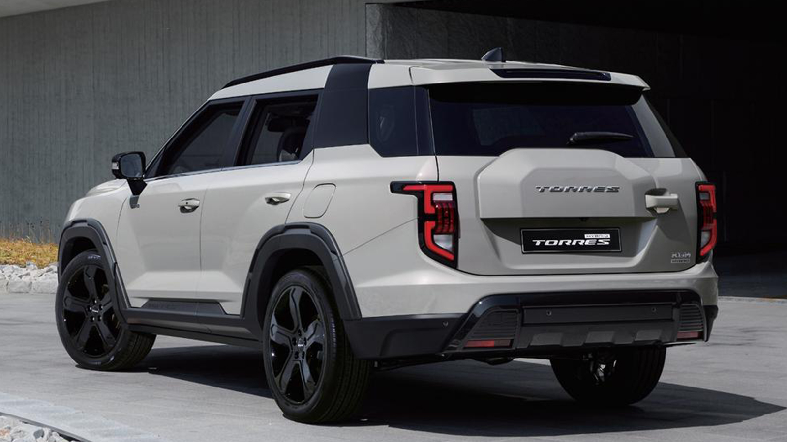 Έρχεται στην Ελλάδα το KGM Torres Hybrid